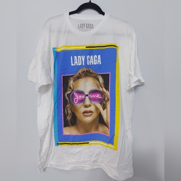 White Graphic T-Shirt - Picture 1 of 2